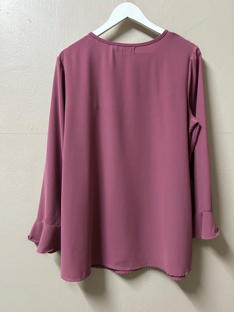Topgirl Blouse (Category: Blouses) located in Batu Berendam. Submitted by a_zie_ra (Listing ID 1380424249, Image 3). Description: Material: Cotton chiffon (tidak jarang) Warna: Mauve pink Ukuran baju (inch): Pit 21, labuh 29 Sesuai untuk saiz L Add on postage RM8 SM, RM15 SS.