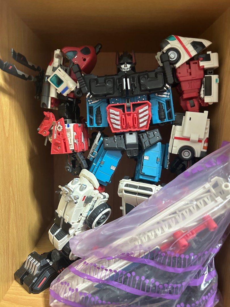 Transformers Combiner Defensor 3rd party Masterpiece with random FOC ...