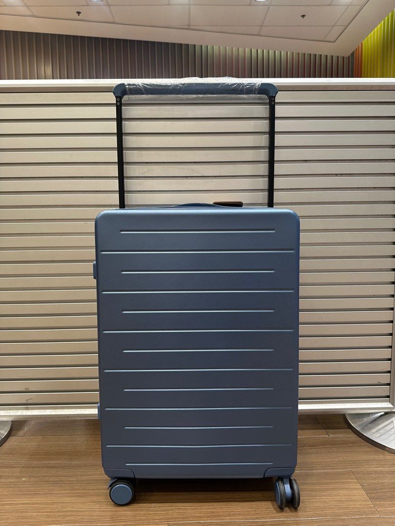 Travel Basic hard case luggage BLUE (Category: Luggage) located in Valenzuela. Submitted by kaelstoypalace (Listing ID 1380470393, Image 1). Description: TSA lock Airplane wheels 24 inches Medium .