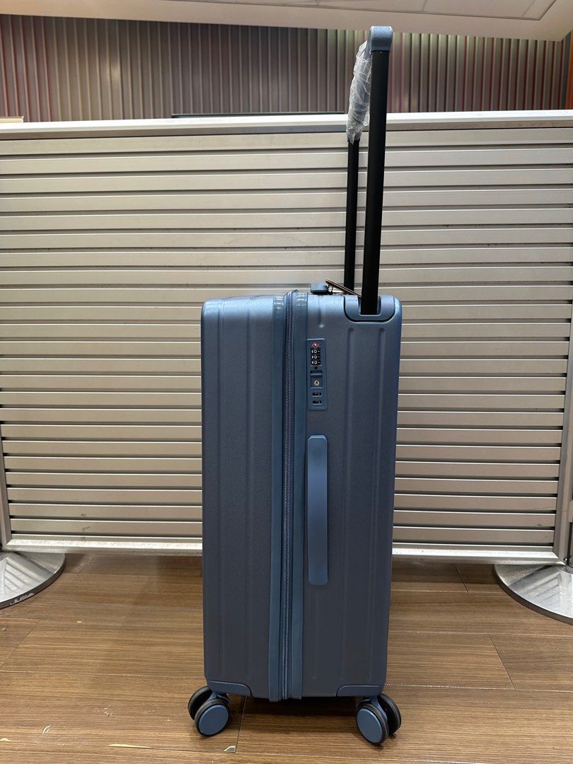 Travel Basic hard case luggage BLUE (Category: Luggage) located in Valenzuela. Submitted by kaelstoypalace (Listing ID 1380470393, Image 2). Description: TSA lock Airplane wheels 24 inches Medium .