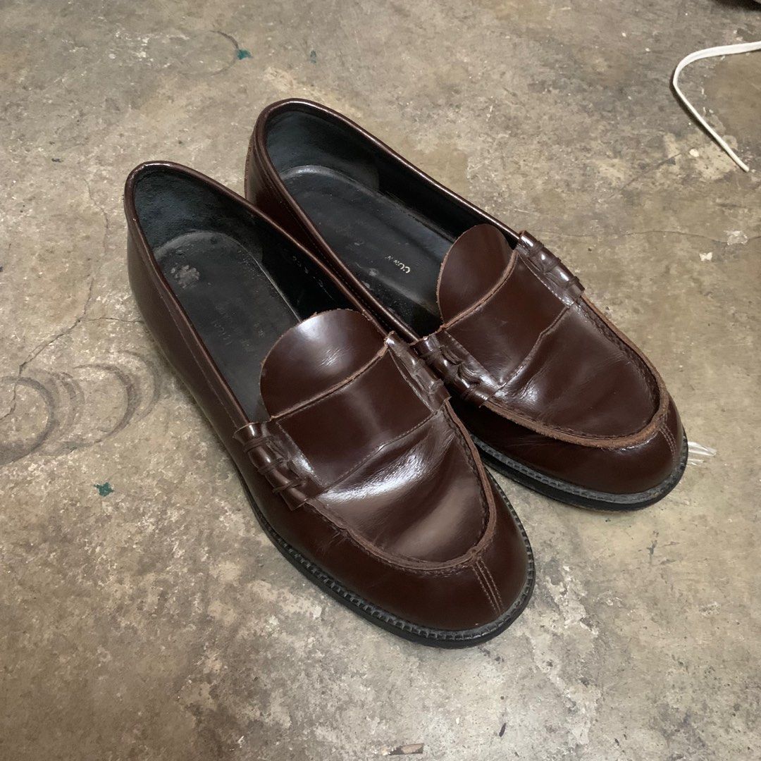 Tricot Comme des Garcons Loafer (Category: Casual Shoes) located in Lucena. Submitted by julialang (Listing ID 1380399226, Image 3). Description: Size Tag : 23.5 Color: brown Flaw: right heel (replaceable).