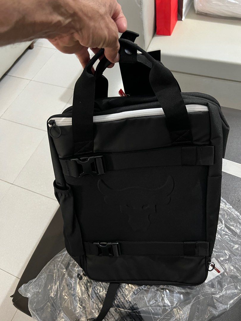 UNDER ARMOUR 2 way bag. With shoe/laundry compartment (Category: Backpacks) located in Santa Maria. Submitted by jeshtine (Listing ID 1380346721, Image 2). Description: .