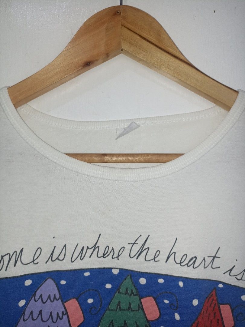 Vintage home art tee shirt (Category: Tshirts & Polo Shirts ) located in Alaminos. Submitted by aefalvarez (Listing ID 1380321706, Image 3). Description: 1 armpit hole dimes/size already included in the pictures.