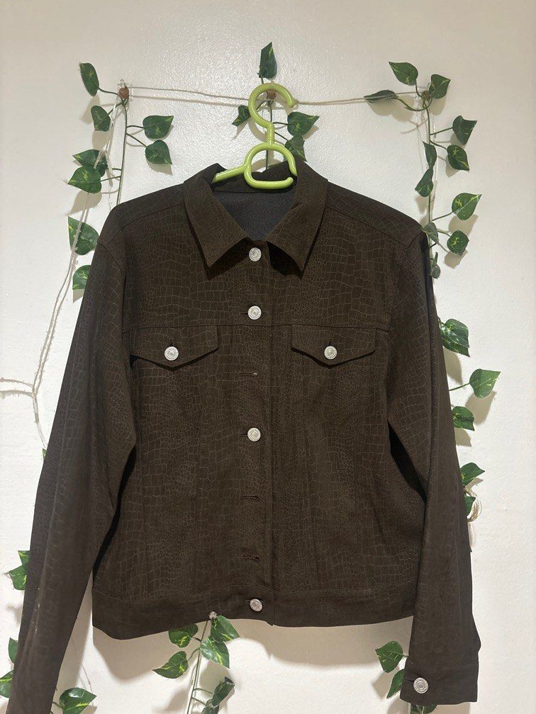 Vintage jacket (Category: Coats, Jackets and Outerwear) located in Kuala Lumpur. Submitted by carbonaera (Listing ID 1380429721, Image 1). Description: .