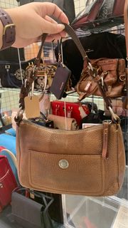 (Category: ) located in . Submitted by yeahshop29 (Listing ID 1380386152, Image 1). Description: .