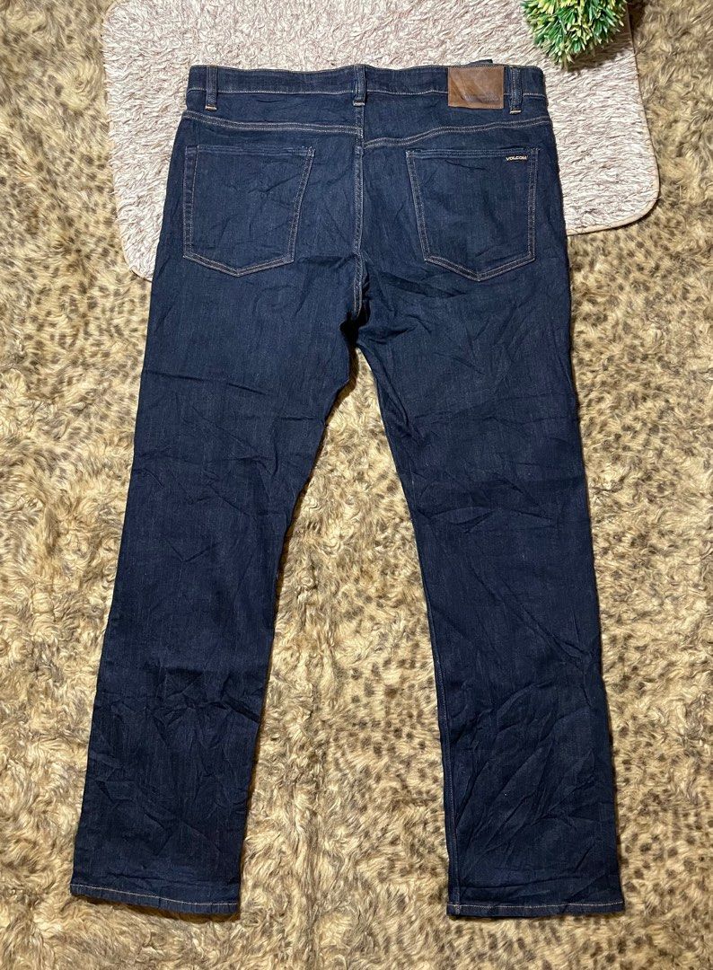 Volcom kankade (Category: Jeans) located in Las Pinas. Submitted by moncaz2461827 (Listing ID 1380418376, Image 3). Description: Volcooooooommmmm stretch kinkade regular straight Waist 38-39 Length 42 Leg opening 9.5 Hem 8.6 Good as new Color rate 9.9/10 No issue 📩📩.