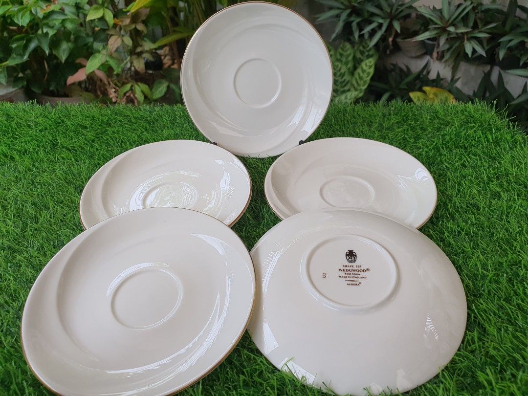 Wedgewood Porcelain Saucer (Category: Dinnerware & Cutlery) located in Quezon City. Submitted by sgoecss005 (Listing ID 1380381354, Image 2). Description: Wedgewood Porcelain Saucer (5 pcs).