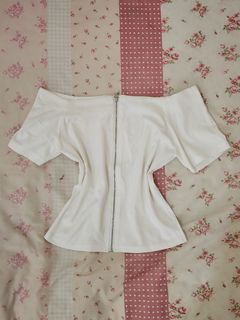 (Kategori: ) berada di . Dikirim oleh preeloved.fits (ID iklan 1380334478, Gambar 1). Deskripsi: .