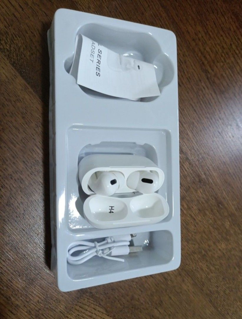 Wireless Ear Phone (Category: Earphones) located in Singapore. Submitted by han-zhen (Listing ID 1380359963, Image 3). Description: - Brand new white wireless earphone - Bluetooth 5.0 - Comes with a free case - Includes charging cable - Features a lanyard hole - Still in original packaging.