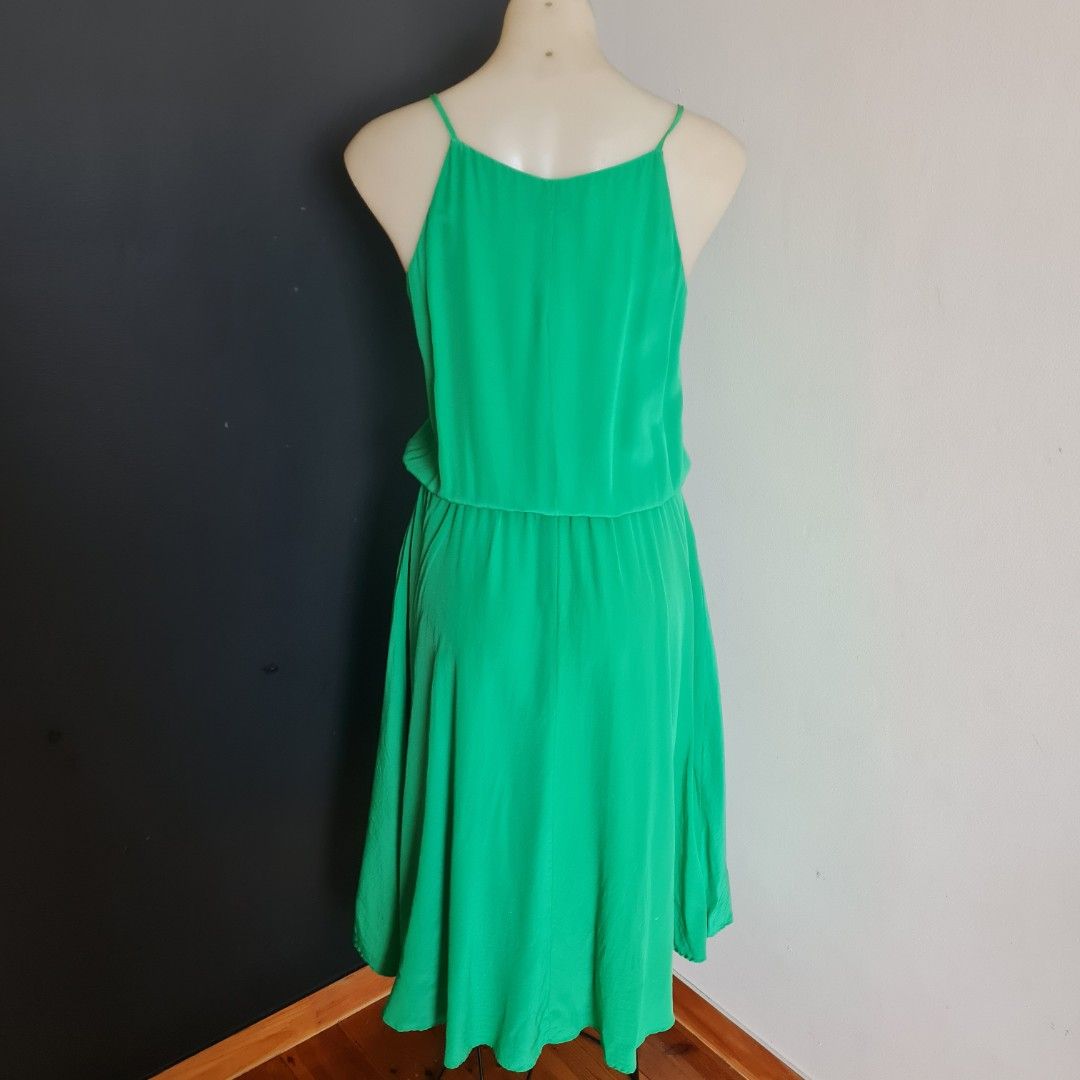 Women's size 6 'COUNTRY ROAD' Gorgeous green silk elastic waist dress - EUC (Category: Women's Clothes) located in Sydney. Submitted by bilic83 (Listing ID 1380348021, Image 3). Description: .