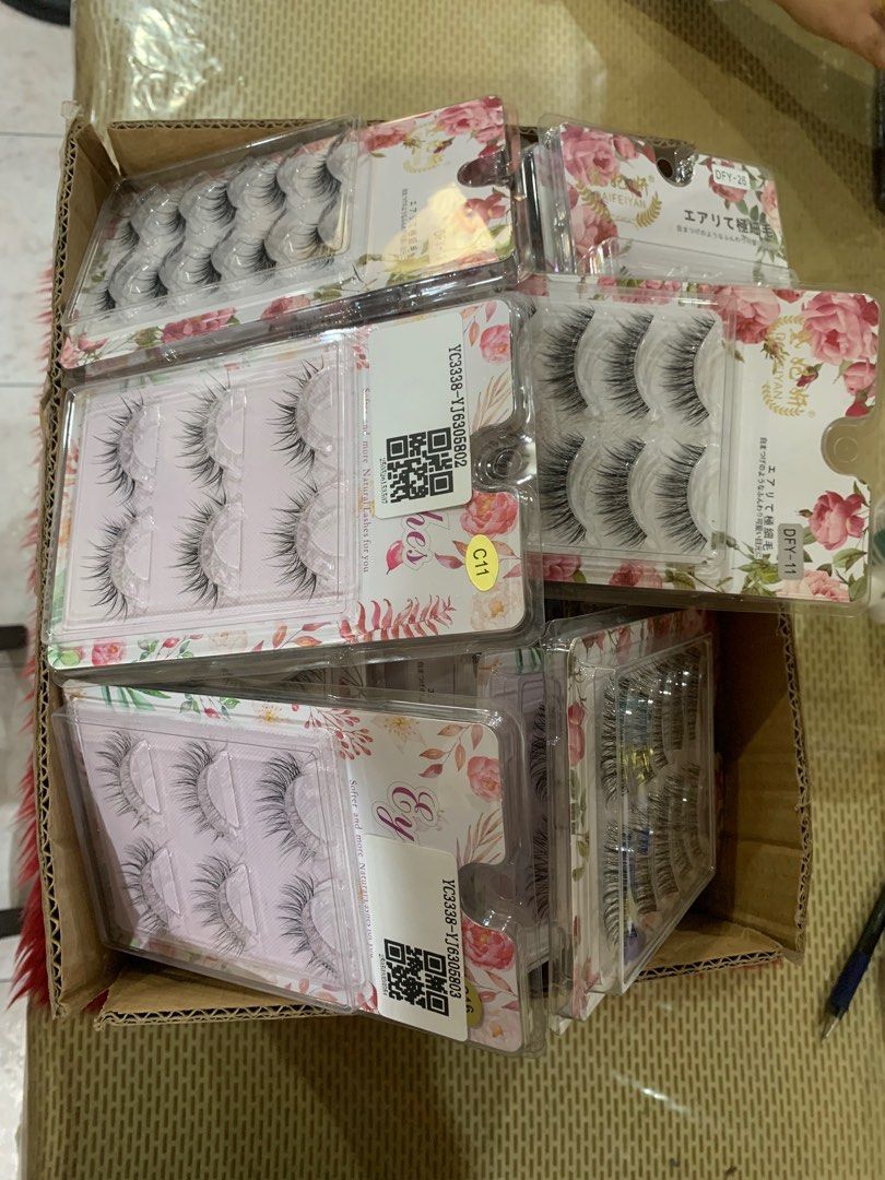 5 pairs false eyelashes (Category: Vision Care) located in Quezon City. Submitted by jaianaapura (Listing ID 1380541663, Image 1). Description: Meron na po ulit 🫶🏻 open for retail and take all! Best seller po itong mga lashes na to mas mura pag 3pcs up ang kukuhain. 5 pairs false eyelashes DFY11, DFY26, C11 & C16 Location: Project 4 cubao qc.