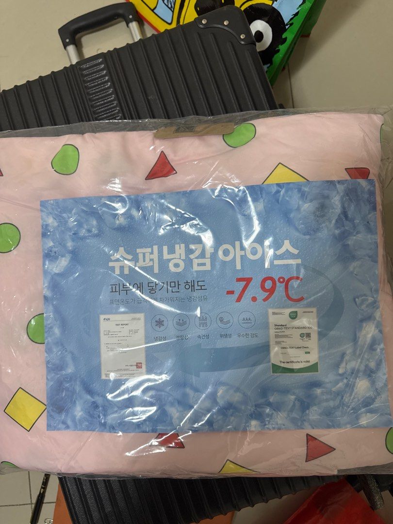 由 luffy8403050472 (刊登 ID 1380504910，圖片 3) 提交，位於 桃園市 (Taoyuan) 的 蠟筆小新涼被（粉色 (類別：其他居家傢俱)，說明：手賤多買一件😆 尺寸150*200 全新未拆封 真的冰冰涼涼🥰。