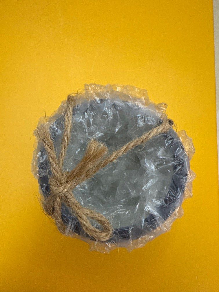 由 vanessa7586 (刊登 ID 1380644997，圖片 2) 提交，位於 台北市 (Taipei) 的 小巧清酒杯 (類別：其他廚具和餐具)，說明：數量過多，不需要，故轉售。