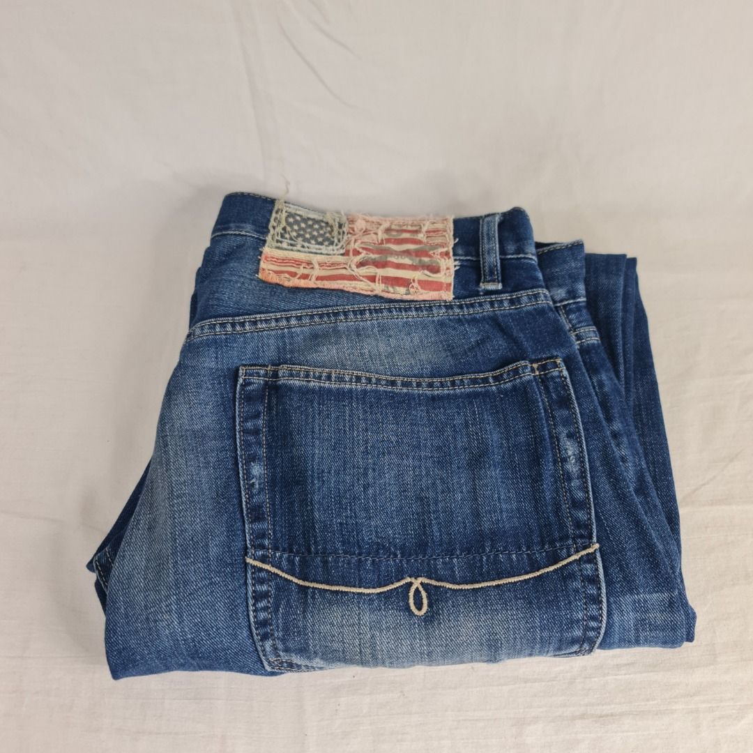 * * Ralph Lauren - Declutter Sale 181 * * (Category: Jeans) located in Quezon City. Submitted by jkr_kenshin (Listing ID 1380503813, Image 3). Description: Pre Loved Authentic Ralph Lauren Item is used. Boxed and stored for a year Size is posted in the picture ______________________________ Jeans / Blue / Vintage Bradford / Relaxed Straight Made in Turkey US 34 ______________________________ R E A D C A R E F U L L Y First to pay get the item Pay