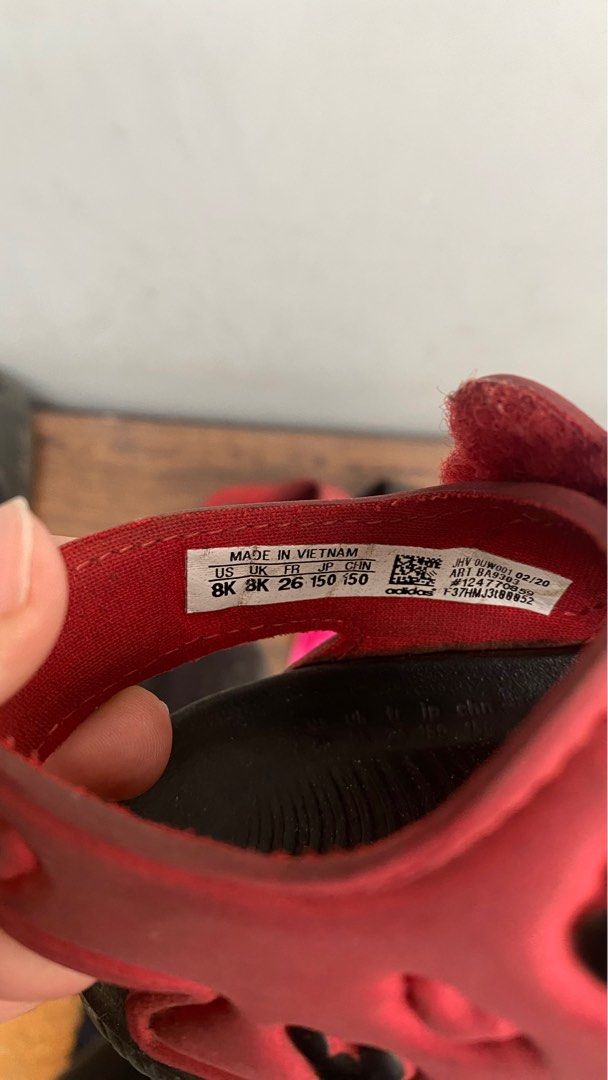 Adidas Altaswim Disney (Kategori: 4 hingga 7 tahun) berada di Malang. Dikirim oleh nisahrmns (ID iklan 1380642909, Gambar 2). Deskripsi: Size 8k / 15cm semua masih bagus karena dirawat, kotor karena ketumpuk barang pindahan .