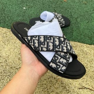 (Category: ) located in . Submitted by sneakerassembly (Listing ID 1380655431, Image 1). Description: .