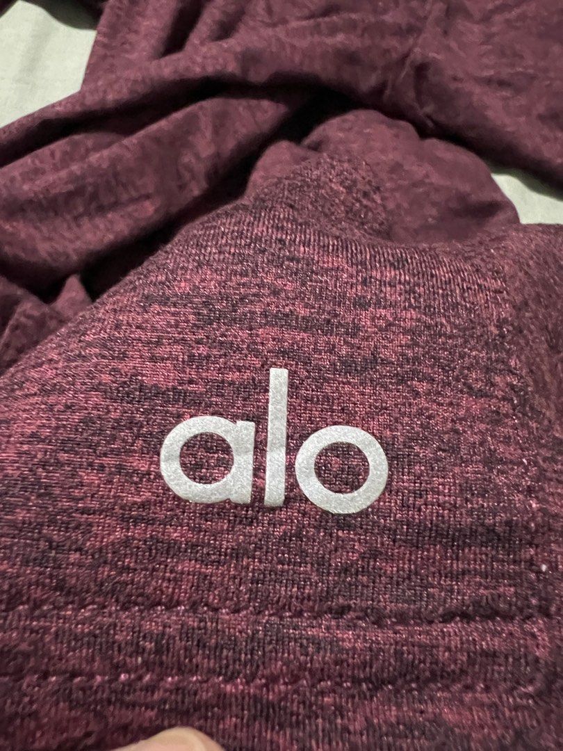 Alo mens hoodie sweat shirt medium (Category: Activewear) located in Iba. Submitted by xooperfindslb (Listing ID 1380572589, Image 3). Description: Fixed price, free shipping !! Alo hoodie sweat shirt long sleeve burgundy heathered size medium Width - 20.5” Length - 28” No issue Inner print lang may faded But still visible Generally in good as new.
