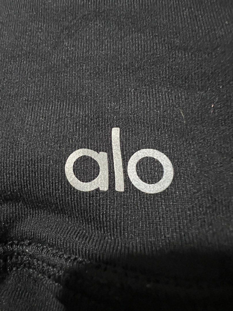 Alo yoga moto short xxs (Category: Activewear) located in Iba. Submitted by xooperfindslb (Listing ID 1380629061, Image 2). Description: Fixed price, free shipping !! Alo yoga short black size XXS No issue .