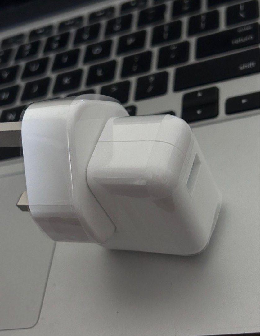 Apple 12W USB Power Adapter63073985415171111