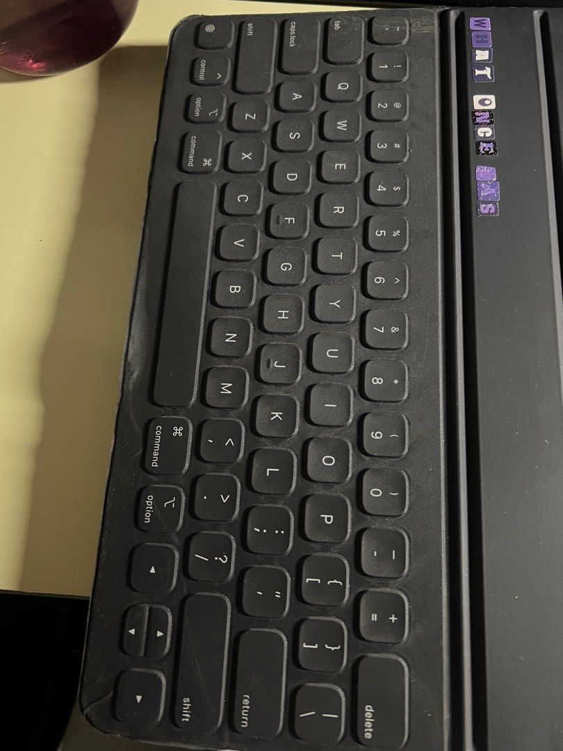 Apple Smart Keyboard Folio for Ipad Pro 12.9” 2018 (Category: Cases & Sleeves) located in Antipolo. Submitted by 9397cartph (Listing ID 1380628744, Image 2). Description: • 100% fully functional – Works perfectly with no technical issues. •Cosmetic wear – Signs of use along the sides from adhesive (doesn’t affect functionality) • Visible scratches – Scratches, typical of normal use, but no major damage. • No original box – Missing the original pa
