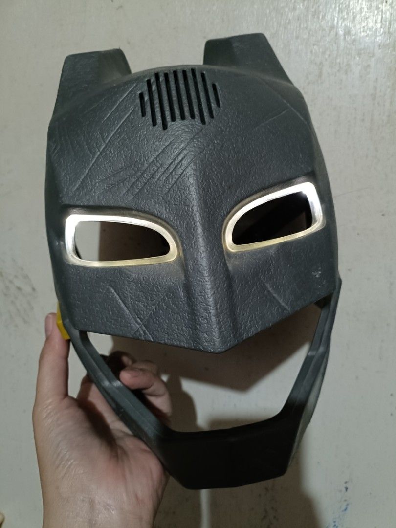 Batman mask with voice changer (Category: Western Merchandise) located in Iligan City. Submitted by shehabdor98515 (Listing ID 1380635400, Image 2). Description: ganda nito♥️ says phrases and meron voice changer😍 pang adult🤣🤣♥️ with markings po ito😁.