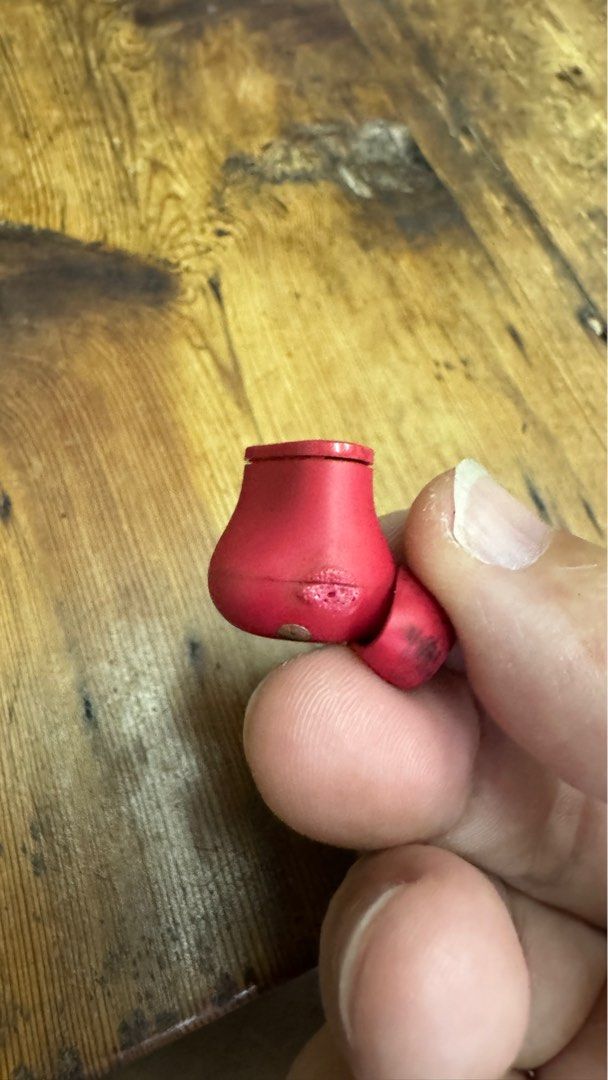 由 xiaohsieh (刊登 ID 1380592441，圖片 3) 提交，位於 台北市 (Taipei) 的 Beats 耳機瑕疵當零件品售出不退 (類別：耳機)，說明：無能力測試不知好壞當零件品賣 Beats 耳機瑕疵零件機售出不退 資源回收環保品 零件品出售無法使用 謝謝 。