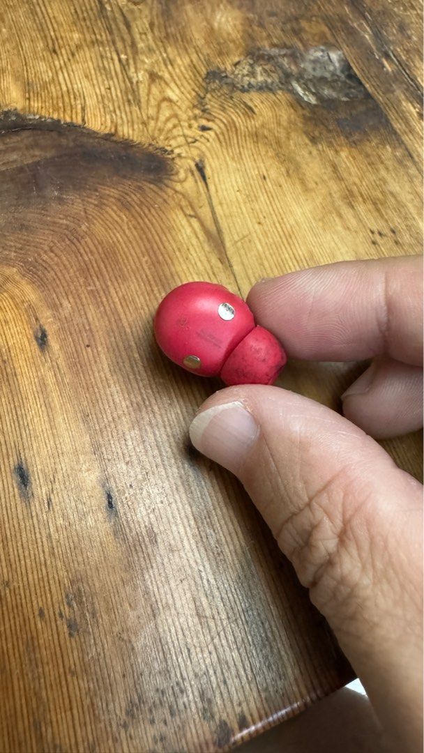 由 xiaohsieh (刊登 ID 1380592441，圖片 2) 提交，位於 台北市 (Taipei) 的 Beats 耳機瑕疵當零件品售出不退 (類別：耳機)，說明：無能力測試不知好壞當零件品賣 Beats 耳機瑕疵零件機售出不退 資源回收環保品 零件品出售無法使用 謝謝 。