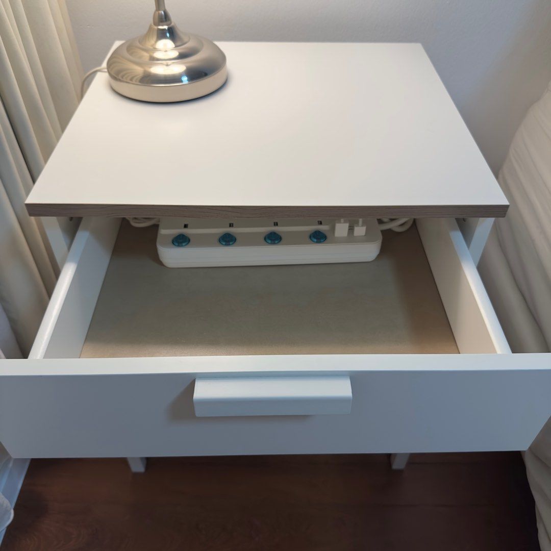 Bedside Table65075513661571112