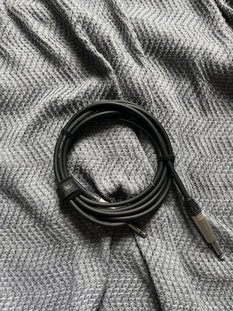 Behringer GIC-300 Instrument Cable 1/4 TS Connector (Category: Other Audio Equipment) located in Cavite. Submitted by mr.jbe (Listing ID 1380678864, Image 2). Description: Condition: 10.0/10.0 800 each Take two for 1500 Brand new Never been used 3 m in length Gold performance RFS: Decluttering .