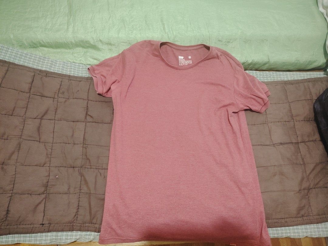 Bench Body Red Slim Fit Shirt (Category: Tshirts & Polo Shirts ) located in Pasay City. Submitted by rapcalilung (Listing ID 1380691799, Image 1). Description: Bench Body Red Slim Fit Shirt Pre-loved.