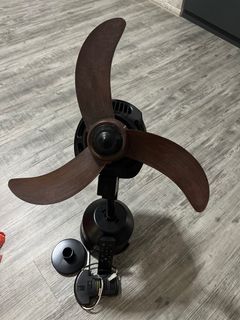 (Category: ) located in . Submitted by shopshop13 (Listing ID 1380540716, Image 1). Description: .