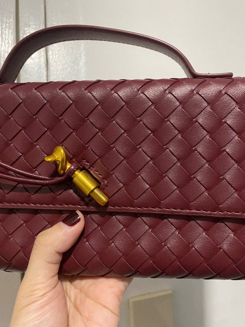 BNEW Clutch formal bag (Category: Clutches) located in Pasig City. Submitted by repeatrenters (Listing ID 1380508509, Image 2). Description: Never used! Comes with a body strap. Very pretty but not my style 🥹 was gifted from my bf. .
