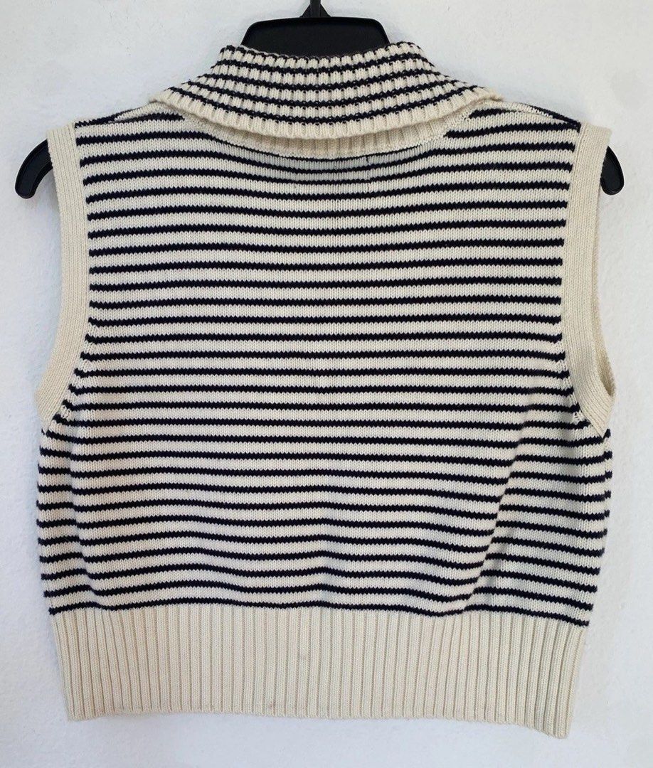 Cider cream and white knitted vest (Category: Others Tops) located in Valenzuela. Submitted by hotchix14 (Listing ID 1380500061, Image 2). Description: .