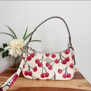 (Category: ) located in . Submitted by trend_boutique (Listing ID 1380615560, Image 1). Description: .