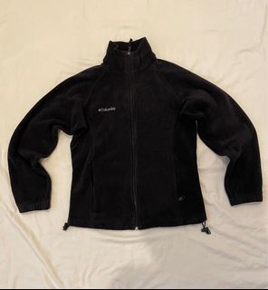 (Category: ) located in . Submitted by hustlehypethrift (Listing ID 1380633218, Image 1). Description: .