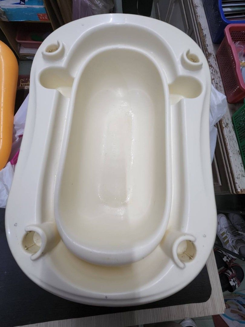 由 susan0486 (刊登 ID 1380644191，圖片 3) 提交，位於 台北市 (Taipei) 的 combi 兒童小馬桶 (類別：其他兒童傢具)，說明：二手，有使用痕跡。