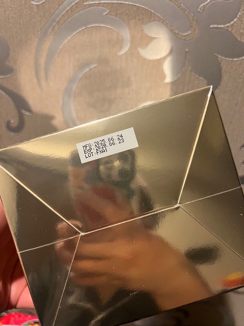 由 happyreallife20240421 (刊登 ID 1380613406，圖片 2) 提交，位於 新竹縣 (Hsinchu County) 的 【明山玫伊.com】La Nox 8800微針電玻貼片 80mg*5對 / 4g*5對 (類別：護膚、清潔產品)，說明：買太多 販售給想要試看看的朋友 我有四盒 一盒$750 喜歡的朋友歡迎購買。