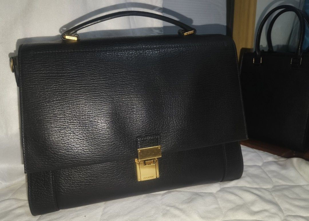Couronne Office bag (Category: Luxury Bags & Wallets) located in Baguio. Submitted by kriszyl (Listing ID 1380674294, Image 1). Description: BOUGHT PRE-OWNED. NA-STOCK NA SA BAG CLOSET. WITH MINIMAL SIGNS OF WEAR, HENCE SELLING LOW. PLEASE SEE PHOTOS AND MESSAGE ME FOR INQUIRY..