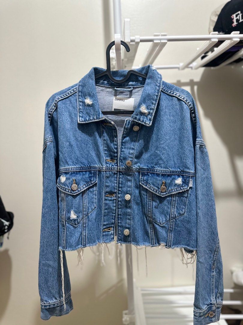 Denim cropped jacket (Category: Coats, Jackets and Outerwear) located in Manila. Submitted by hellopanda_07 (Listing ID 1380607706, Image 2). Description: Straight from storage room. Not yet wash Lalamove only!! Shoulder by the buyer. Location: Marikina.