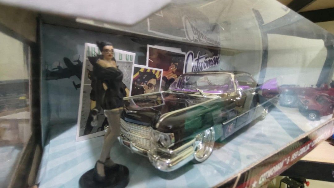 Diecast catwoman (Category: Figurines & Statues) located in Manila. Submitted by aterizz (Listing ID 1380543037, Image 2). Description: diecast catwoman jada courier: lalamove/ lbc cop.