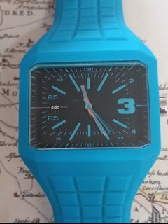 (Category: ) located in . Submitted by quick_deals_great_finds2 (Listing ID 1380521819, Image 1). Description: .