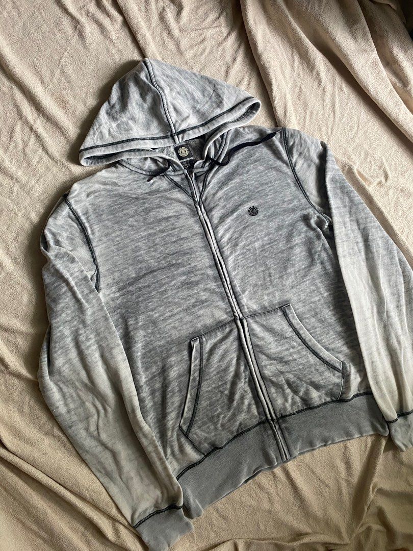 element acid washed hoodie (Category: Hoodies) located in San Pablo. Submitted by zon.tft (Listing ID 1380527665, Image 3). Description: width 22 length 27 no issue.