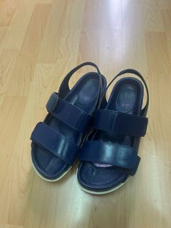 （分類：）位於 。 由 astrior.selling 提交（商品編號 1380570190，圖片 1）。簡介： 。
