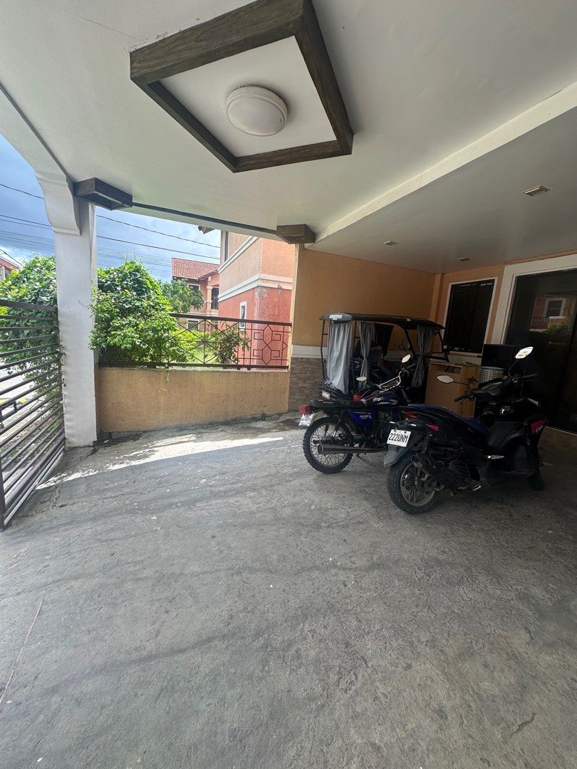 Foreclosed House and Lot in Daanghari (Category: House & Lot) located in Manila. Submitted by lovelycata (Listing ID 1380503685, Image 2). Description: Newly foreclosed house and lot in Amici Subdivision! Lot area 160sqm Selling price: 5,873,000 7 bedrooms 3 toilet and baths First come, first served! Only 10% down payment 90% straight to bank financing with low interest rate Notable landmarks; Evia Crossing Cafe Villar City Ponticelli Gardens 1&2