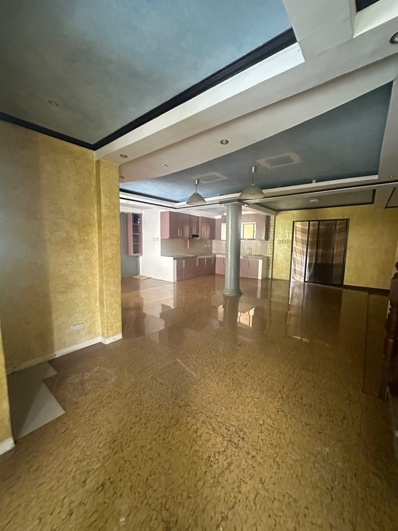 Foreclosed House and Lot in Daanghari (Category: House & Lot) located in Manila. Submitted by lovelycata (Listing ID 1380503685, Image 3). Description: Newly foreclosed house and lot in Amici Subdivision! Lot area 160sqm Selling price: 5,873,000 7 bedrooms 3 toilet and baths First come, first served! Only 10% down payment 90% straight to bank financing with low interest rate Notable landmarks; Evia Crossing Cafe Villar City Ponticelli Gardens 1&2