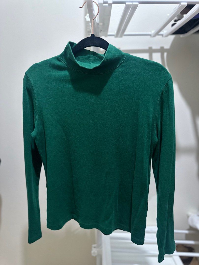 Green turtle neck (Category: Longsleeves) located in Manila. Submitted by hellopanda_07 (Listing ID 1380604893, Image 1). Description: Size medium Straight from storage room. Not yet wash. Lalamove only!! Shoulder by the buyer. Location: Marikina.