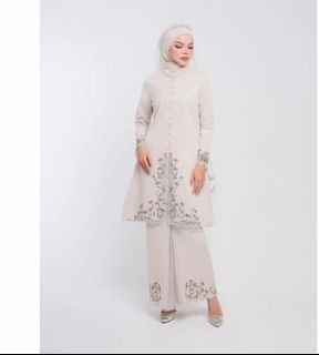 (Category: ) located in . Submitted by dheasaracollection (Listing ID 1380608224, Image 1). Description: .