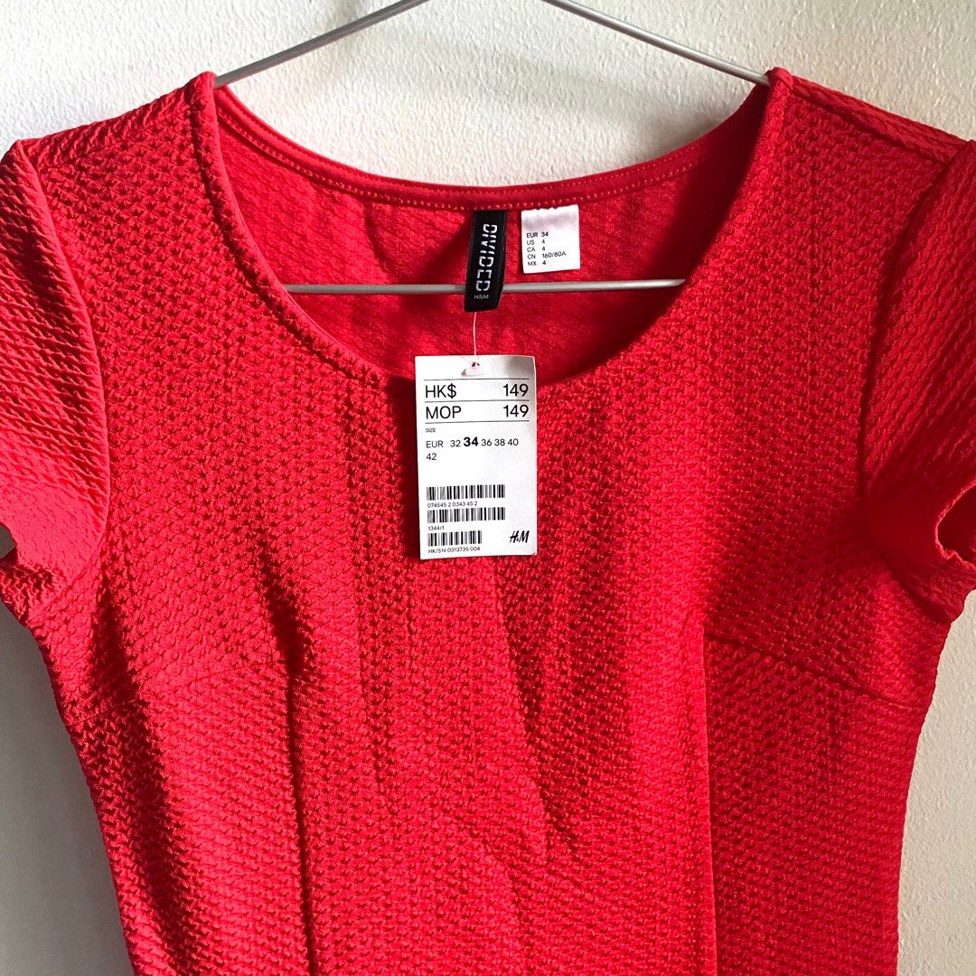 H&M Red Skater Dress (Category: Dresses) located in Makati City. Submitted by jmrgrn (Listing ID 1380683904, Image 2). Description: -In good condition -fits S-M • Payment via Cash/BDO • Shipping at buyer’s expense • Location: Poblacion, Makati City • Shipping via Grab / Lalamove/LBC RFS: Decluttering Message for more photos and measurements Thank you!.