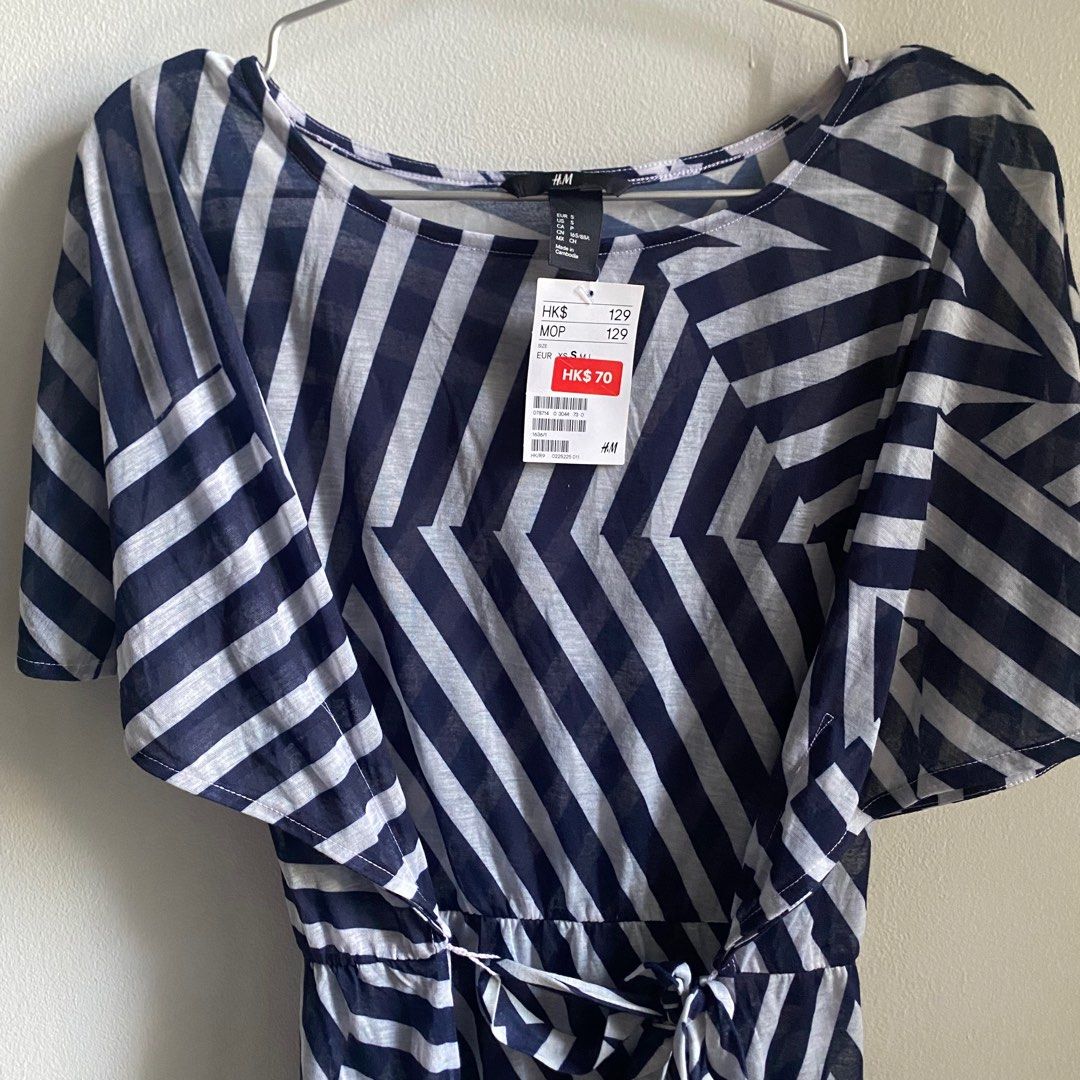 H&M Womens Striped Dress (Category: Dresses) located in Makati City. Submitted by jmrgrn (Listing ID 1380683708, Image 2). Description: -In good condition -fits XS-S • Payment via Cash/BDO • Shipping at buyer’s expense • Location: Poblacion, Makati City • Shipping via Grab / Lalamove/LBC RFS: Decluttering Message for more photos and measurements Thank you!.