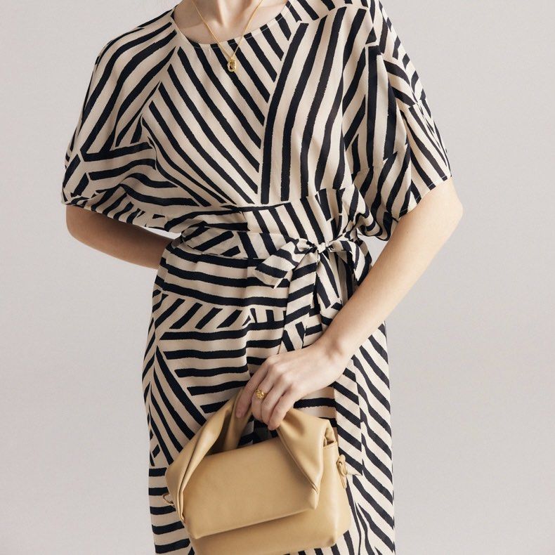 H&M Womens Striped Dress (Category: Dresses) located in Makati City. Submitted by jmrgrn (Listing ID 1380683708, Image 3). Description: -In good condition -fits XS-S • Payment via Cash/BDO • Shipping at buyer’s expense • Location: Poblacion, Makati City • Shipping via Grab / Lalamove/LBC RFS: Decluttering Message for more photos and measurements Thank you!.